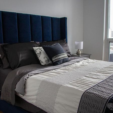 טורונטו Downtown High-Rise Condo- Cn Tower View מראה חיצוני תמונה